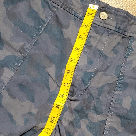 Sundance Blue Cargo Shorts with Camouflage Pattern - Picture 5 of 9